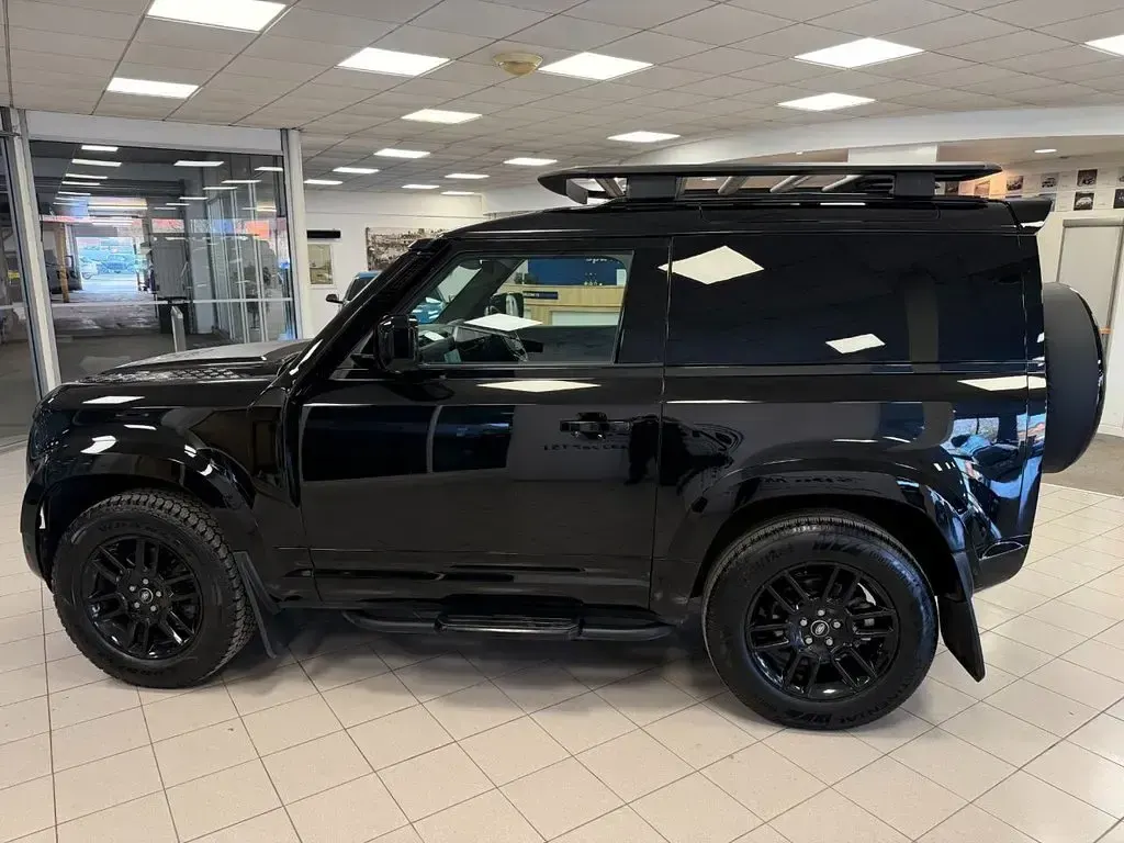 Used Land Rover Defender S 250 HP (183 kW) 2023 Black SUV
