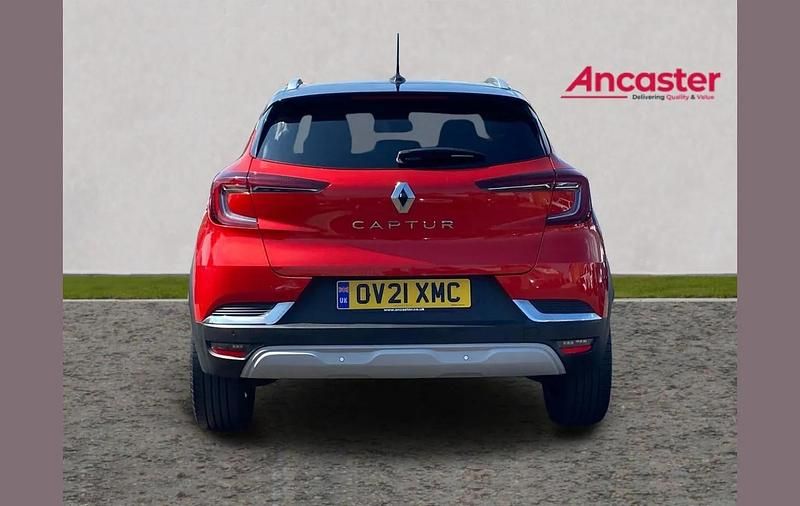 Second-hand Renault Captur Version S 91 CP (66 kW) 2021 Roșu SUV