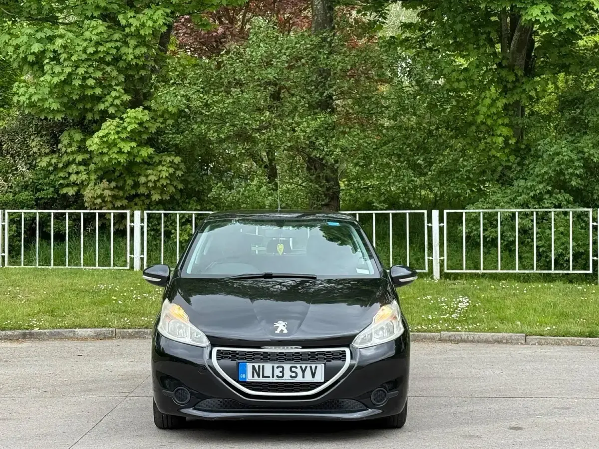 Used Peugeot 208 Access 2013 Black Hatchback