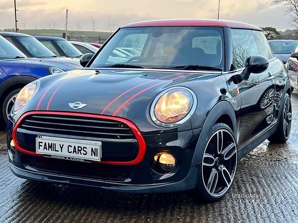 Black Used 2018 Mini Cooper Hatch Hatchback | £6,925 (Good price) - Image 1/4