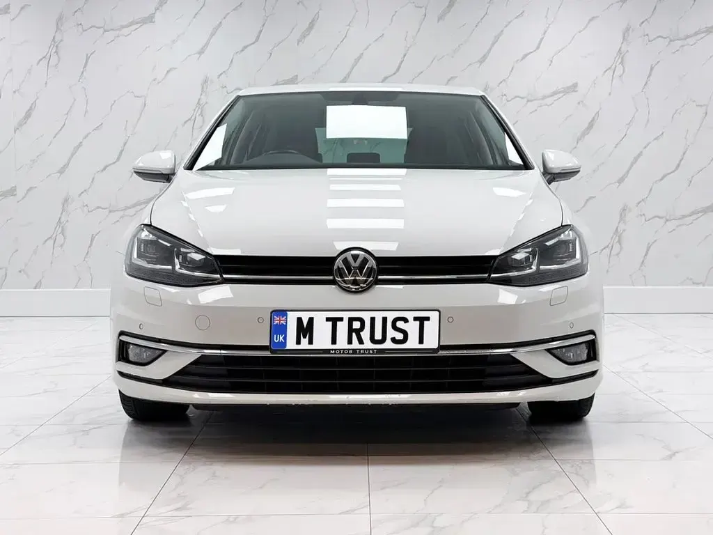 Used VW Golf VII Edition 115 HP (84 kW) 2019 White Hatchback
