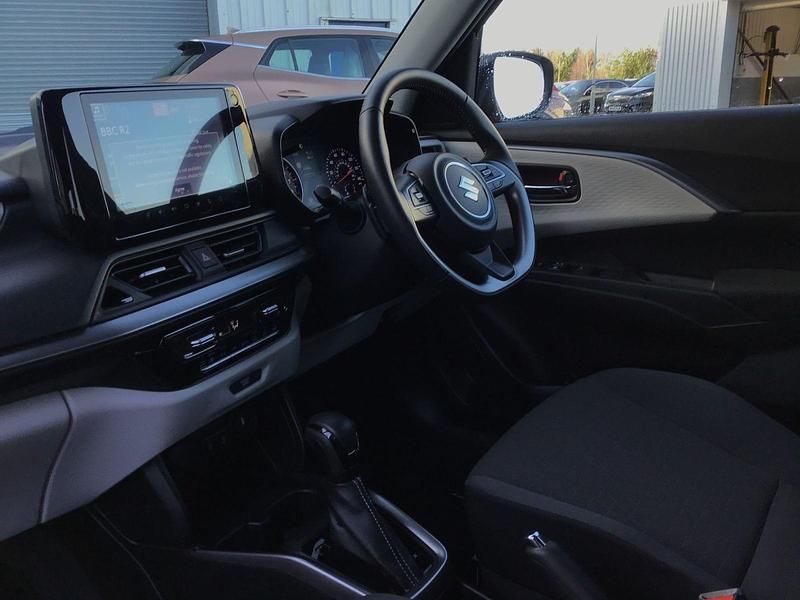 Used Suzuki Swift 2025 Premium metallic  burning red pearl Hatchback