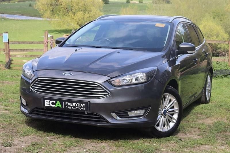Used Ford Focus Zetec 125 HP (91 kW) 2017 Grey Estate
