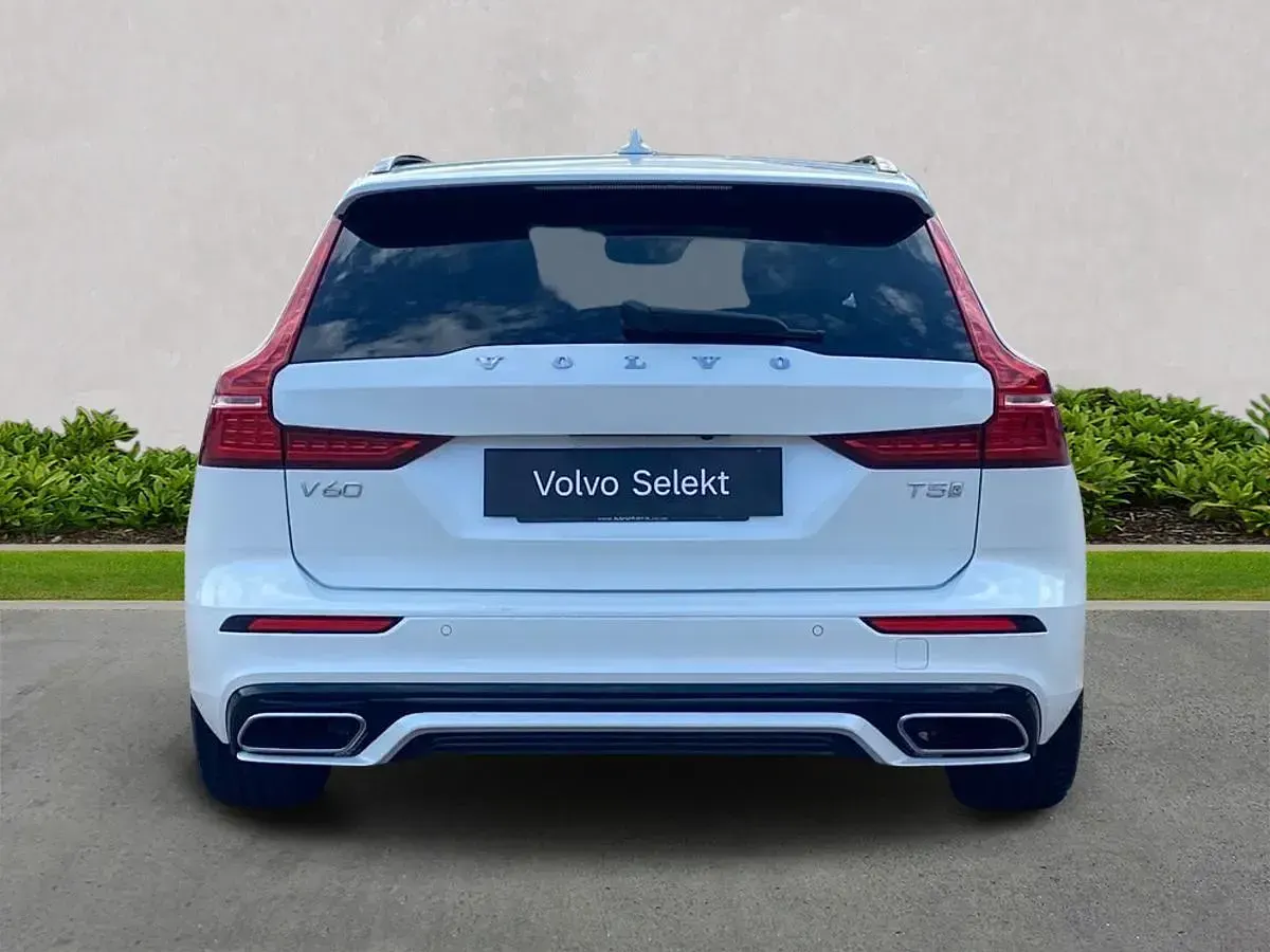 Used Volvo V60 R-Design 250 HP (183 kW) 2020 Estate