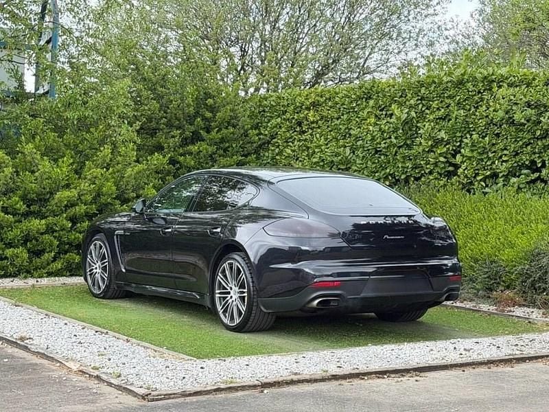 Used Porsche Panamera 300 HP (220 kW) 2015 Black Hatchback