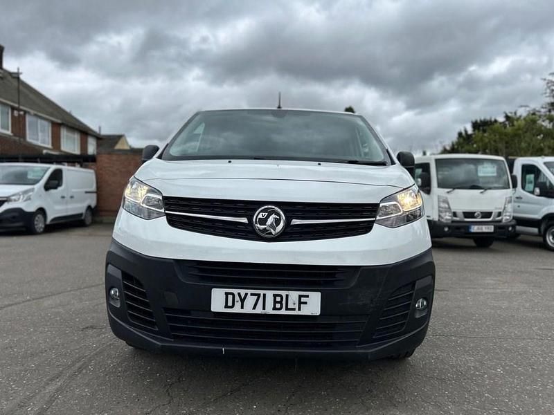 Used Vauxhall Vivaro 100 HP (73 kW) 2021 White MPV