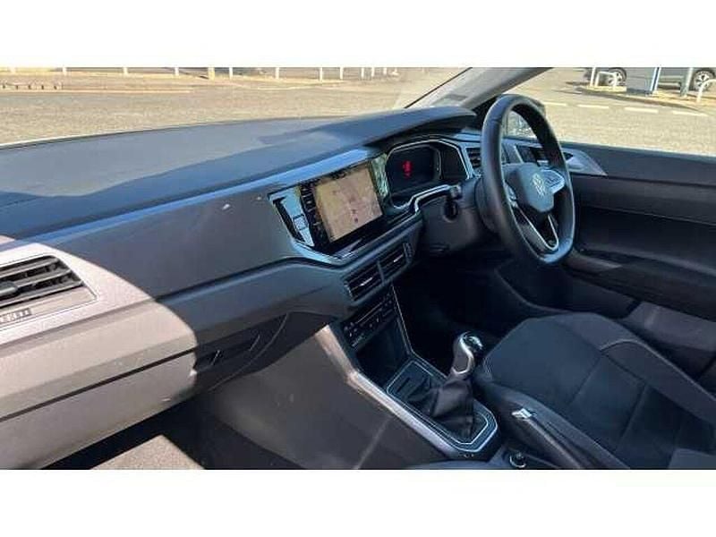 Begagnad VW Polo Style 95 HK (69 kW) 2023 Vit Halvkombi