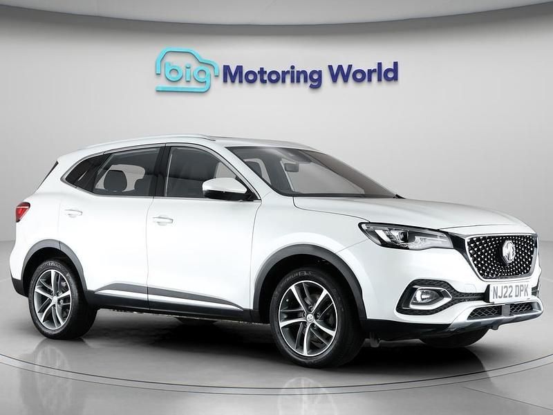 White Used 2022 MG HS Exclusive SUV | £13,900 (Good price) - Image 1/4
