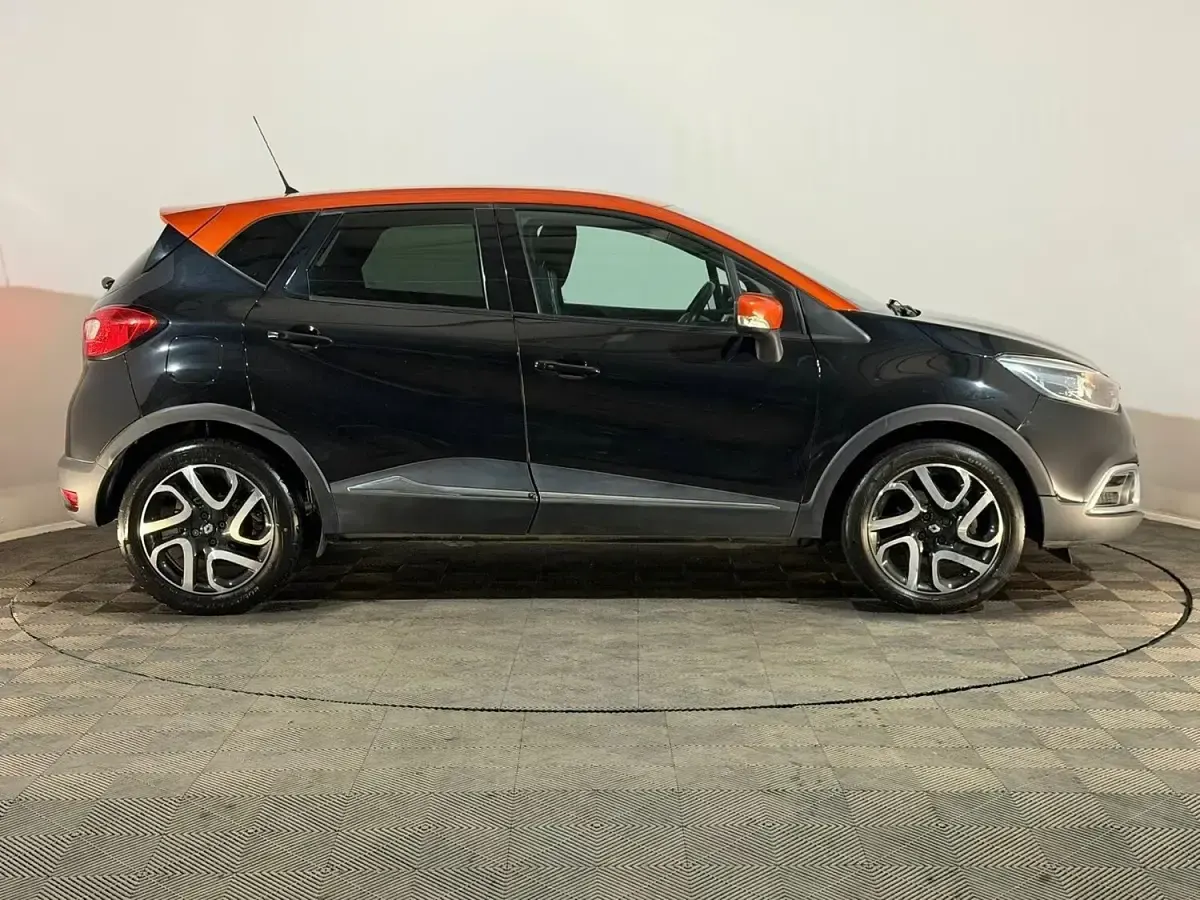 Used Renault Captur Dynamique 90 HP (66 kW) 2014 Black SUV
