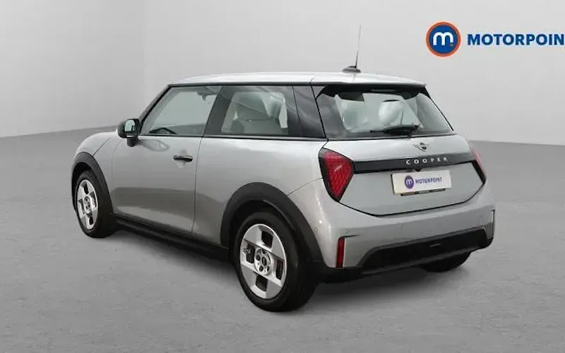 Used Mini Cooper Classic 114 kW (156 HP) 2026 Hatchback