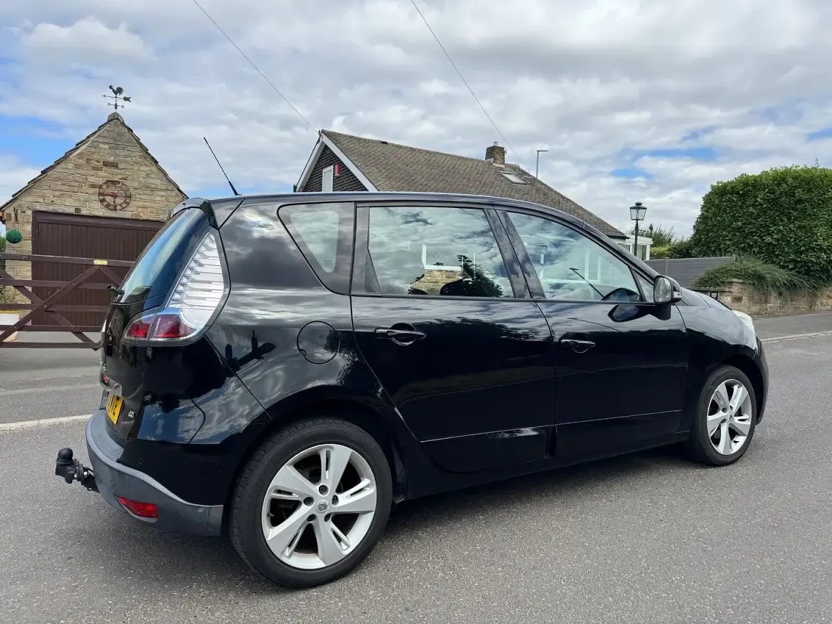 Used Renault Scénic III Dynamique 110 HP (80 kW) 2013 Black MPV