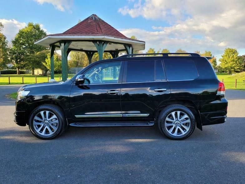 Used Toyota Land Cruiser V8 in UK for sale (15) - AutoUncle
