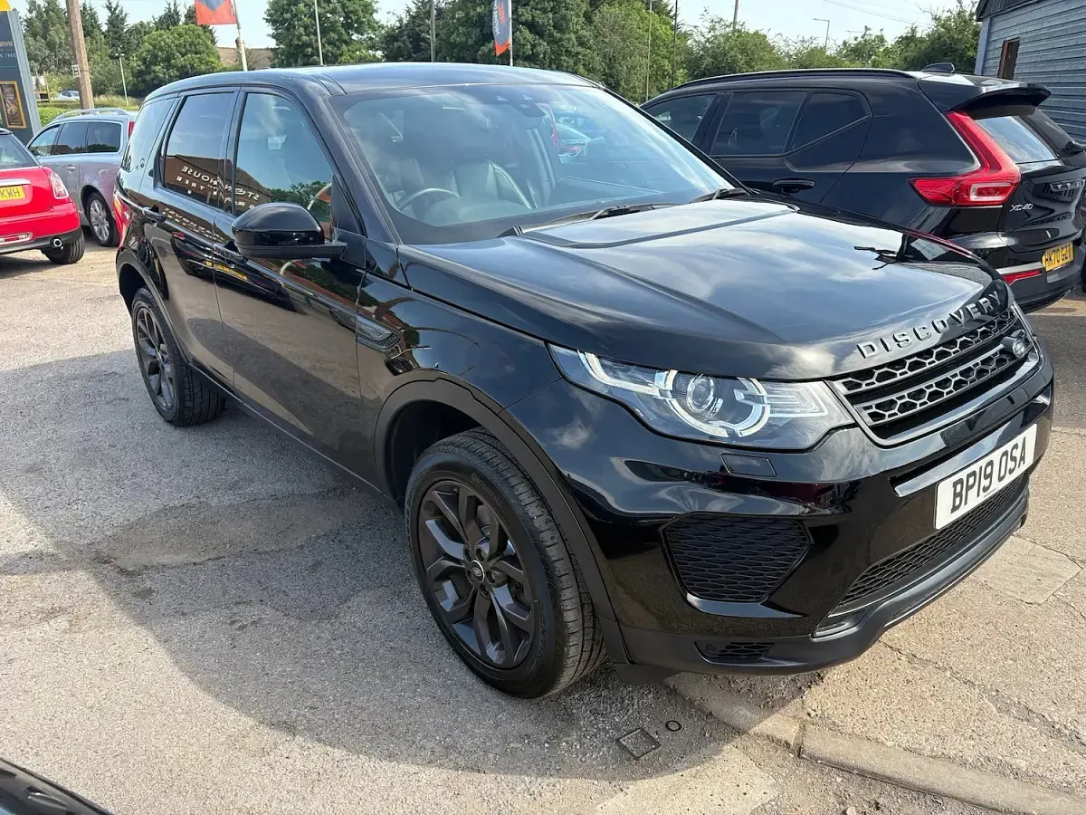 Used Land Rover Discovery 5 Landmark 2019 Black SUV