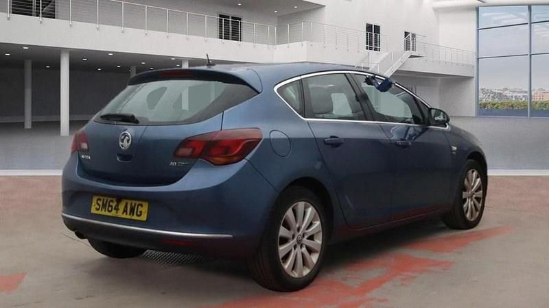 Used Vauxhall Astra Elite 165 HP (121 kW) 2014 Blue Hatchback