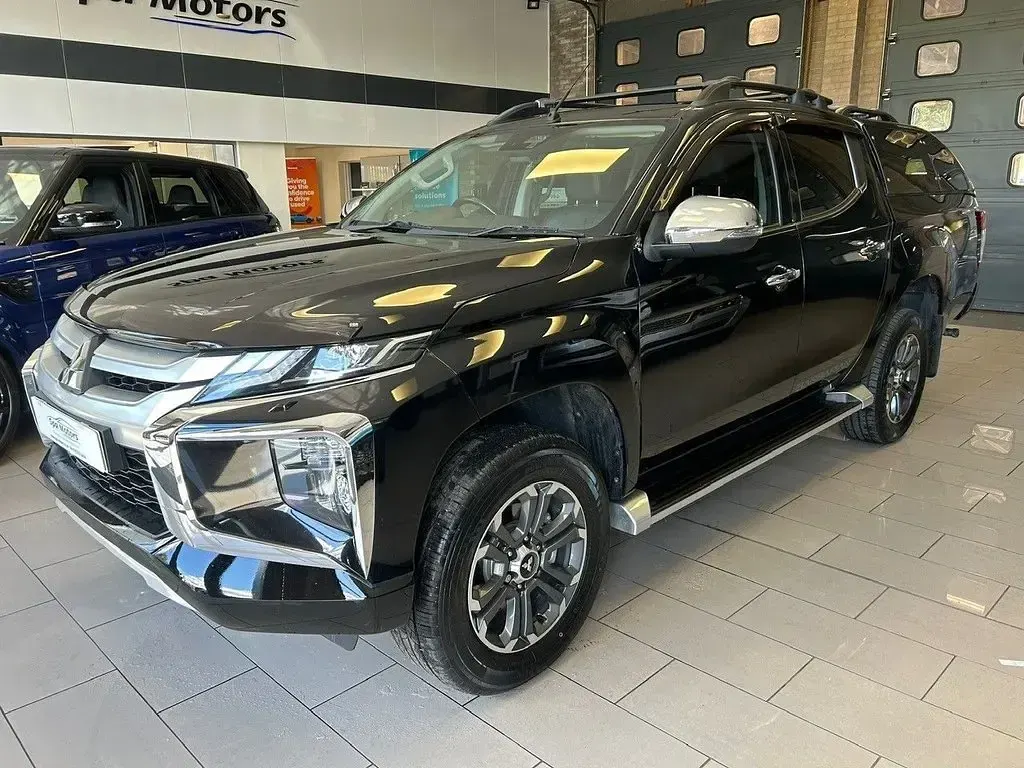 Used Mitsubishi L200 150 HP (110 kW) 2021 Black Pickup