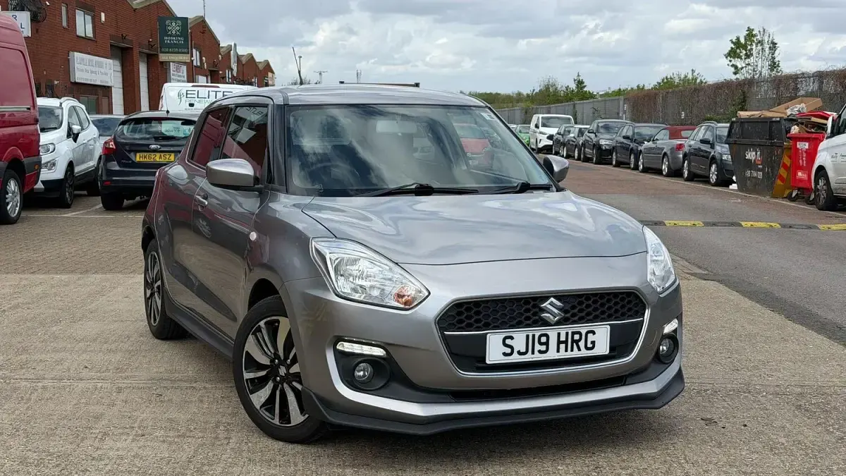Used Suzuki Swift 90 HP (66 kW) 2019 Silver Hatchback