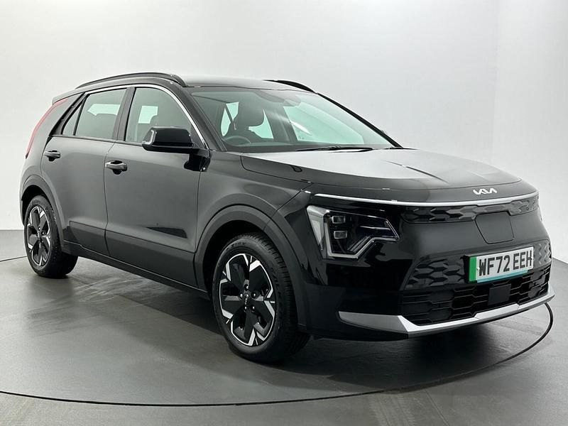 Black Used 2022 Kia Niro SUV | £17,633 (Good price) - Image 1/3