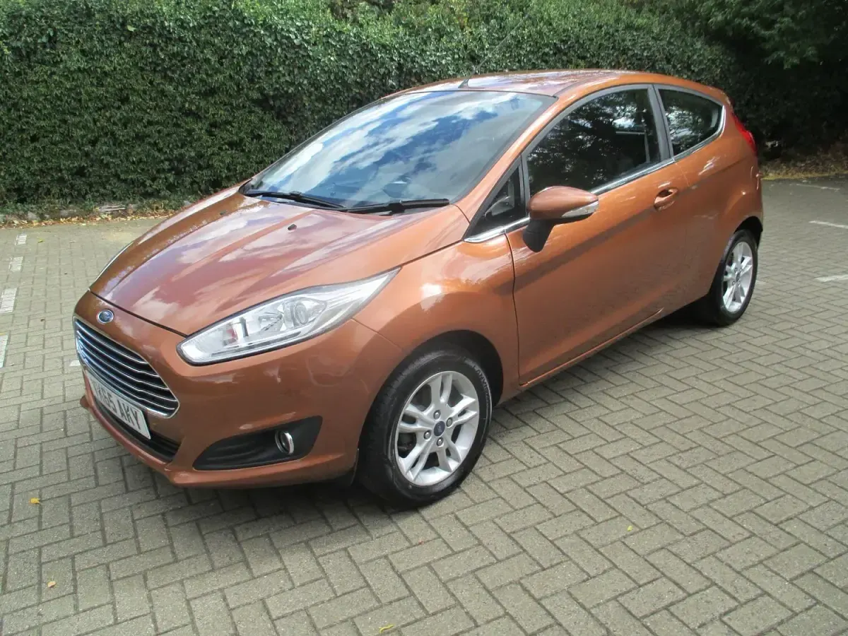 Used Ford Fiesta Zetec 82 HP (60 kW) 2015 Brown Hatchback