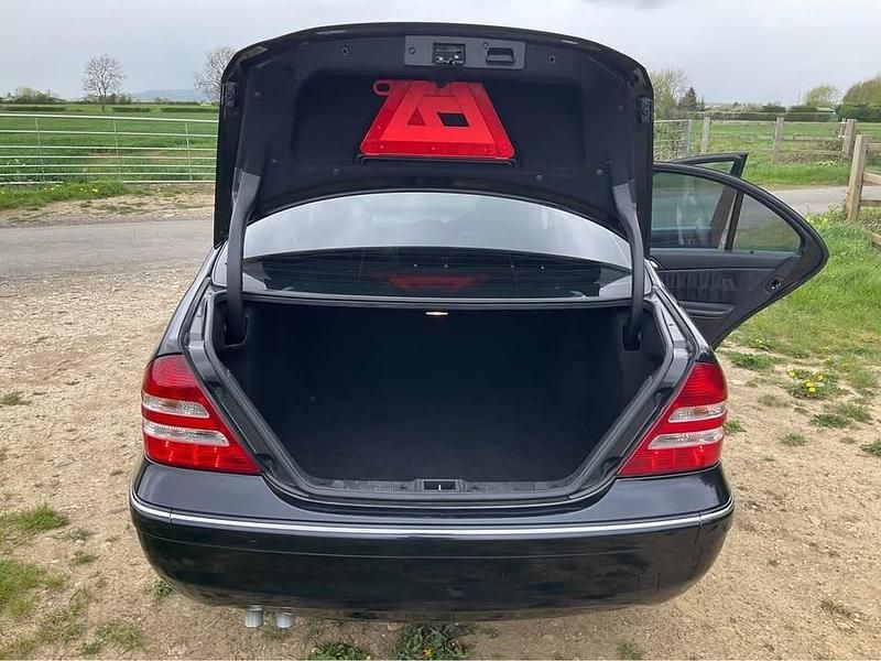 Used Mercedes C200 2006 Black Sedan
