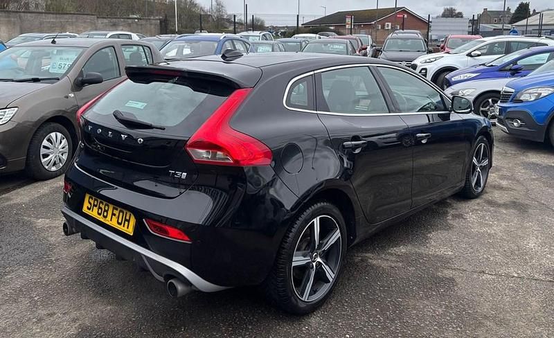 Used Volvo V40 R-Design 152 HP (111 kW) 2018 Black Hatchback