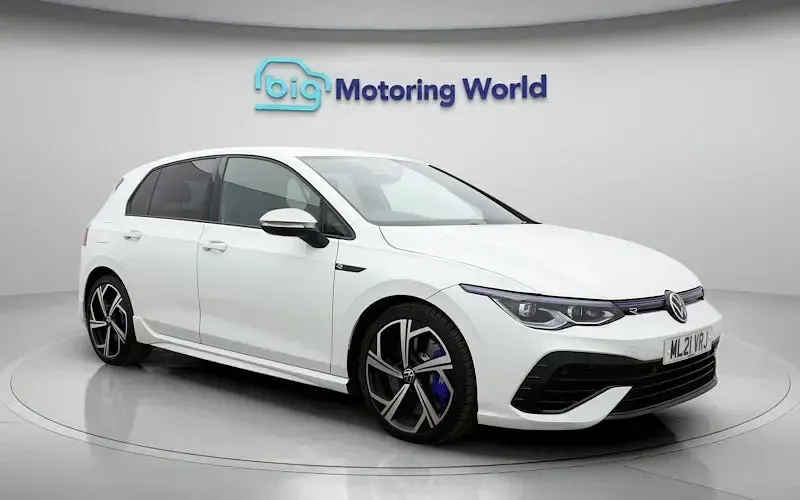 Używany VW Golf VIII R 320 KM (235 kW) 2024 Hatchback