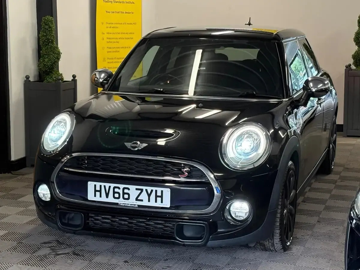 Used Mini Cooper S Hatch 190 HP (139 kW) 2016 Black Hatchback
