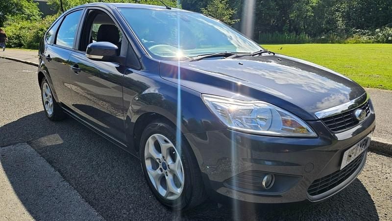 Grey Used 2011 Ford Focus Sport Hatchback | £2,790 (Good price) - Image 1/4