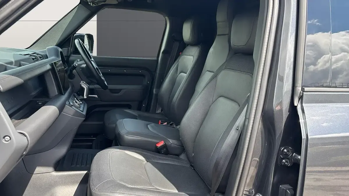 Usado Land Rover Defender HSE Dynamic 300 CV (220 kW) 2023 SUV