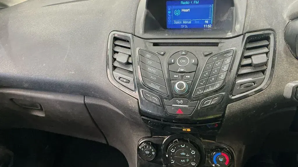 Used Ford Fiesta Zetec 82 HP (60 kW) 2017 Silver Hatchback