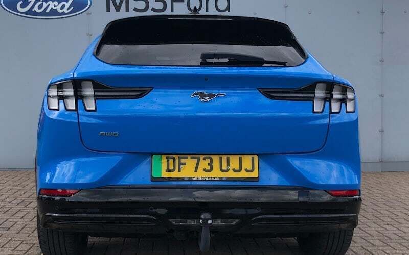 Image 3/4