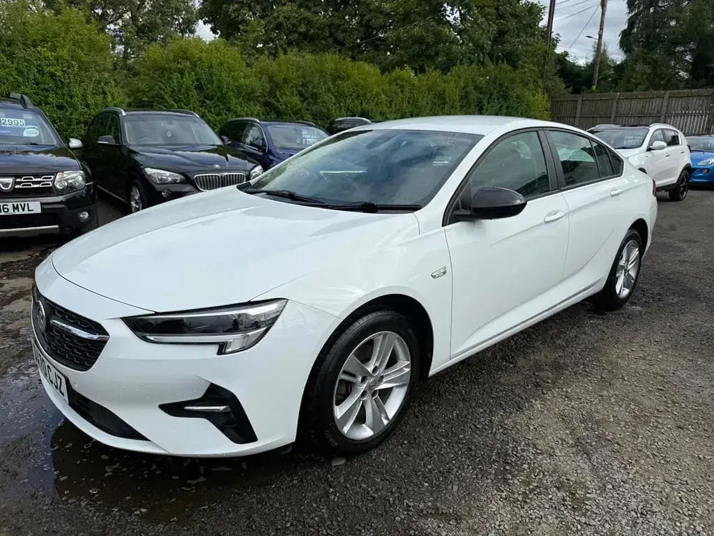 Used Vauxhall Insignia 2020 White Hatchback