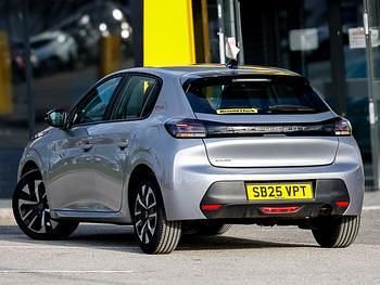 Usado Peugeot 208 Style 101 HP (74 kW) 2025 Cinzento Citadino