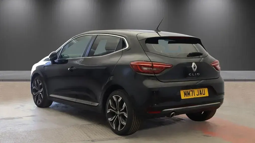 Used Renault Clio Version S 90 HP (66 kW) 2022 Black Hatchback