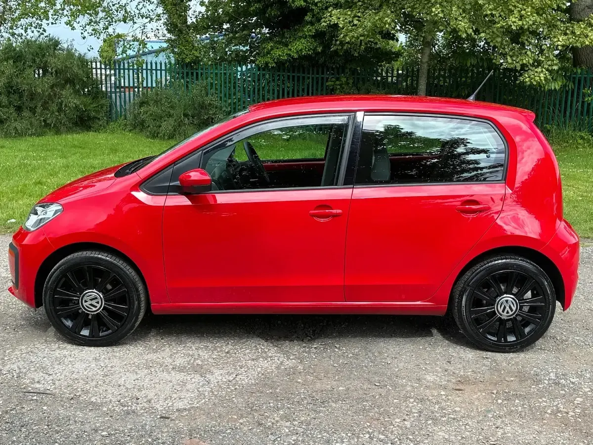 Used VW up! move up! 60 HP (44 kW) 2018 Red Hatchback