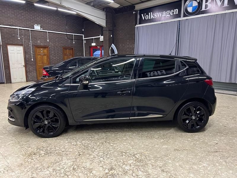 Used Renault Clio IV Iconic 90 HP (66 kW) 2019 Black Hatchback