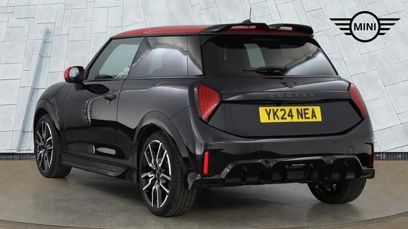 Used Mini Cooper Hatch 154 HP (113 kW) 2024 Black Hatchback