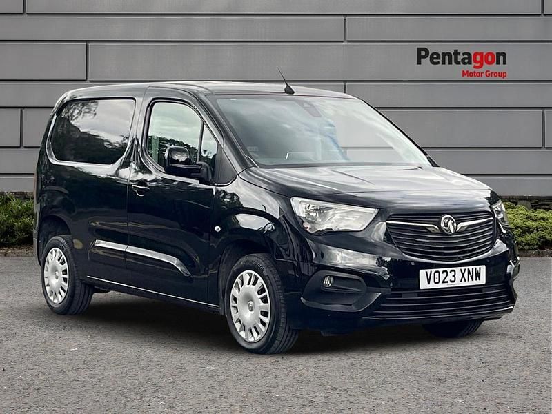 Black Used 2023 Vauxhall Combo S MPV | £10,995 (Fair price) - Image 1/4