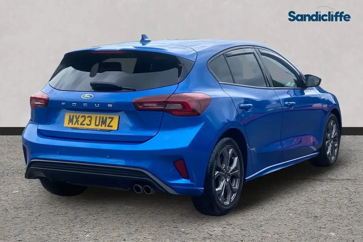 Used Ford Focus ST-Line 125 HP (91 kW) 2023 Blue Hatchback