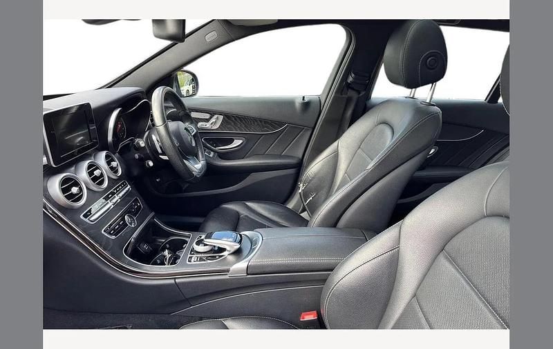 Used Mercedes C220 AMG Line Premium 170 HP (125 kW) 2016 Silver Estate