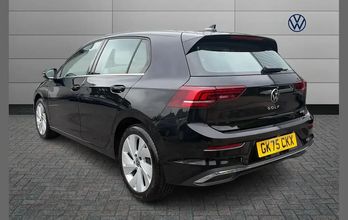 Used VW Golf VIII Style 147 HP (108 kW) 2025 Black Hatchback