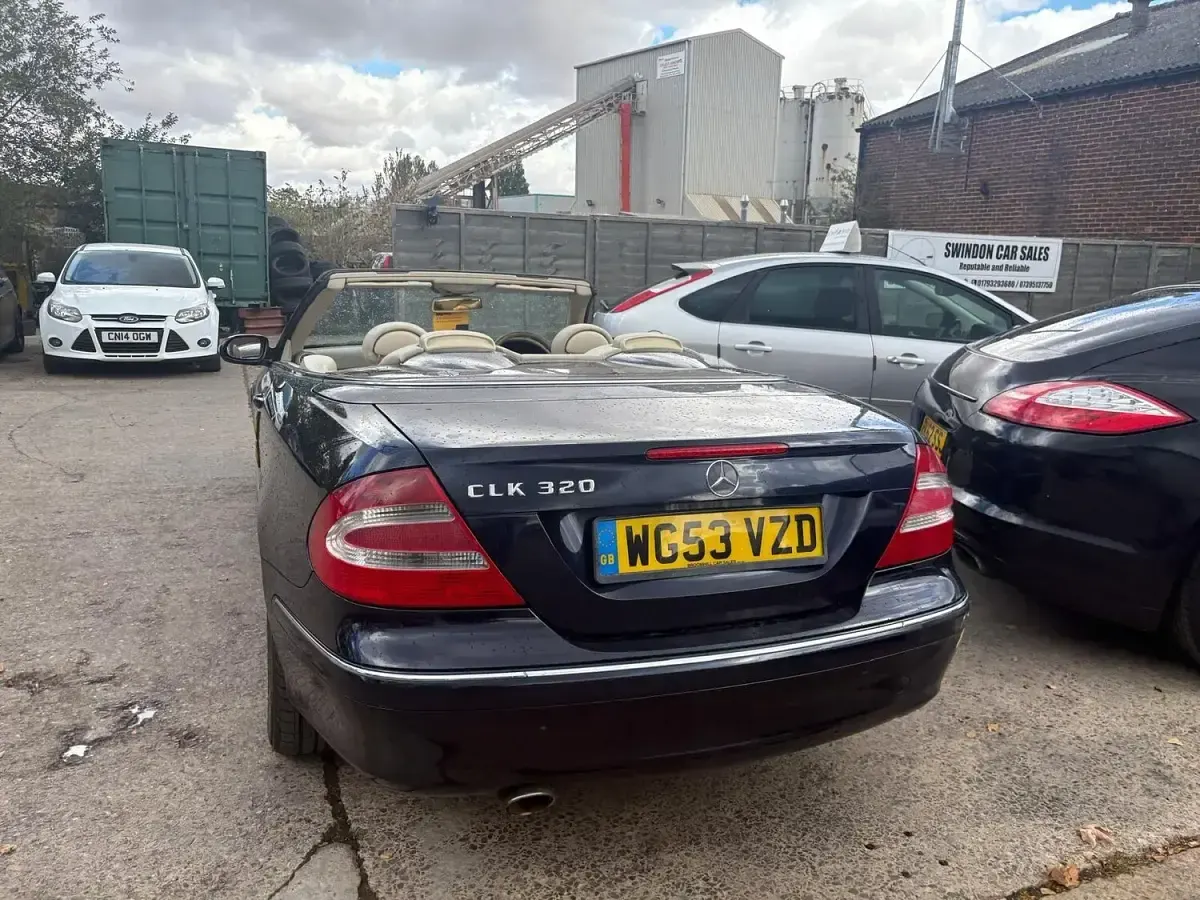 Used Mercedes CLK320 Elegance 218 HP (160 kW) 2004 Blue Cabriolet