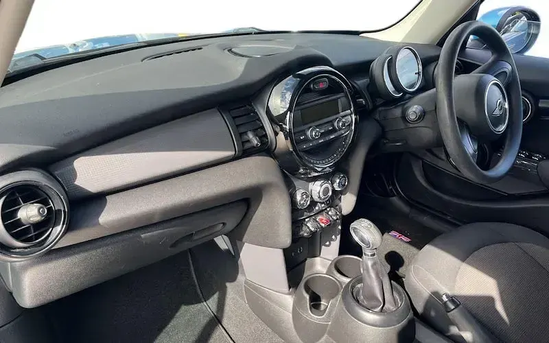 Used Mini Cooper Hatch 136 HP (100 kW) 2016 Blue Hatchback