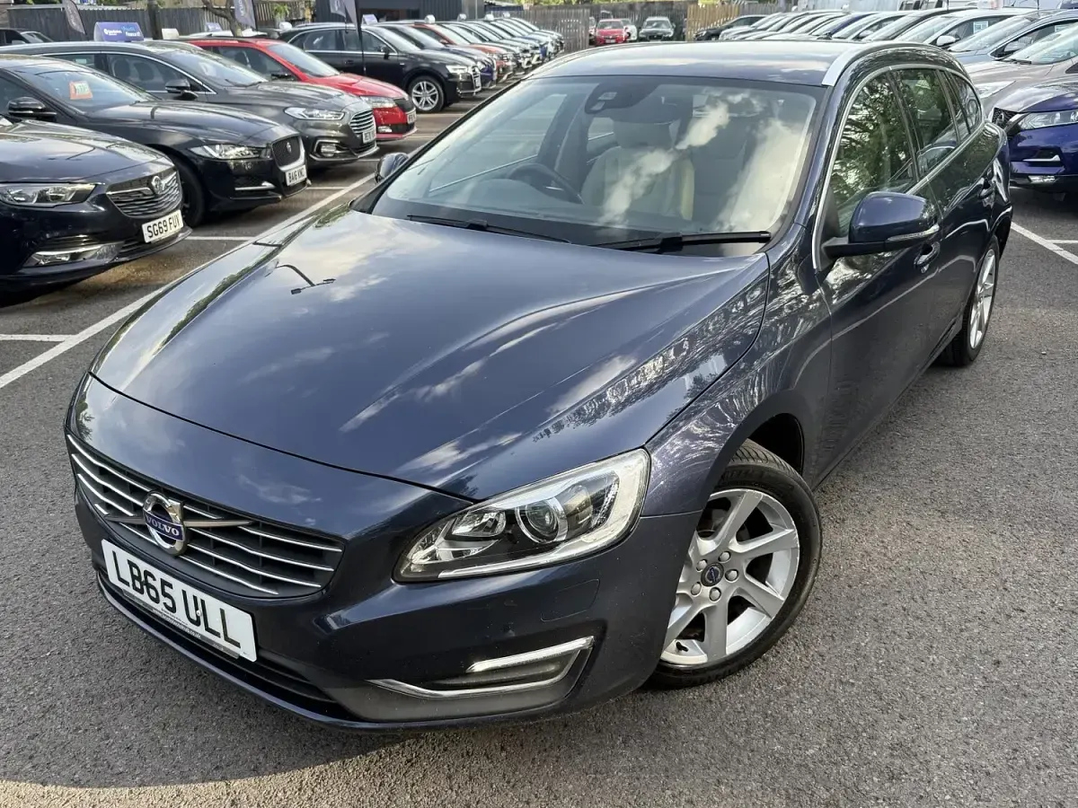 Used Volvo V60 SE Lux 115 HP (84 kW) 2016 Blue Estate
