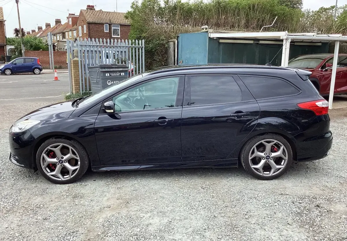 Used Ford Focus ST 246 HP (180 kW) 2012 Black Estate
