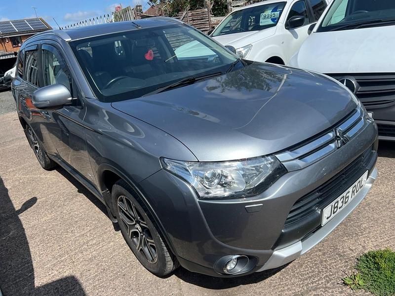 Grey Used 2014 Mitsubishi Outlander SUV | £7,949 (Good price) - Image 1/4