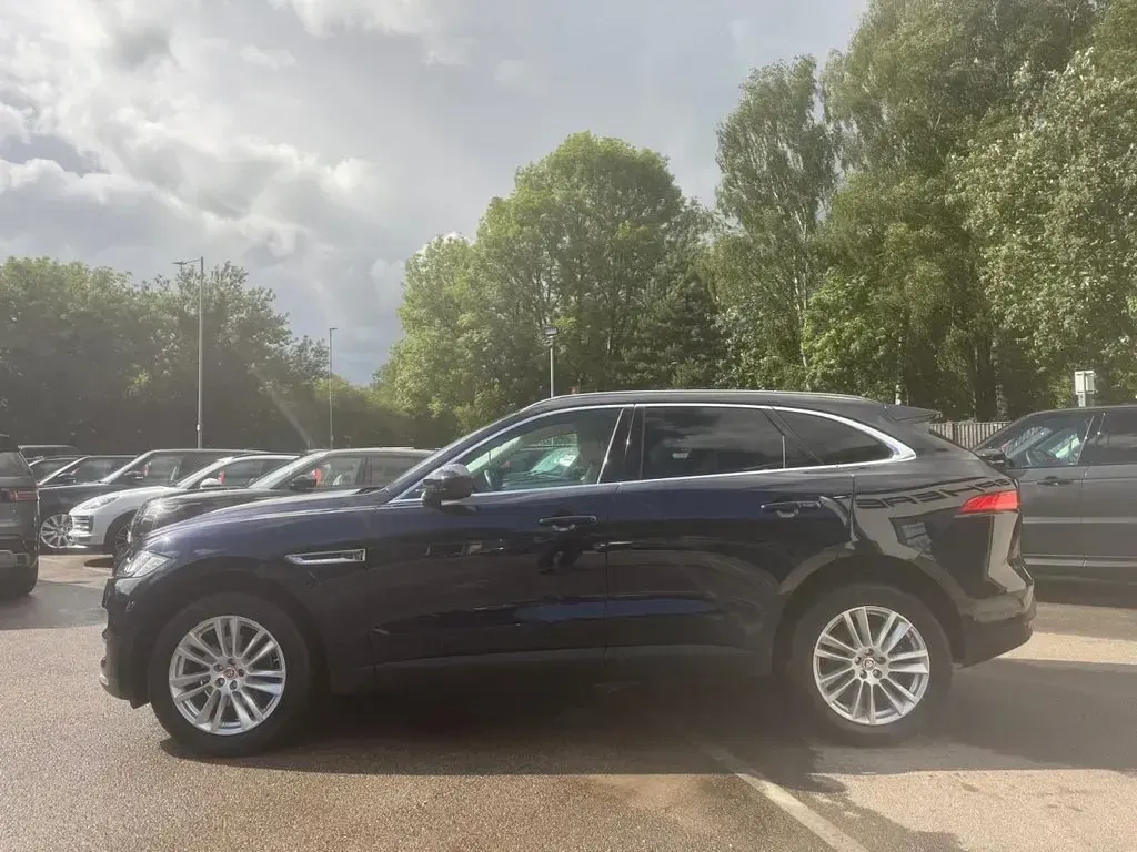 Used Jaguar F-Pace Portfolio 250 HP (183 kW) 2020 Blue SUV