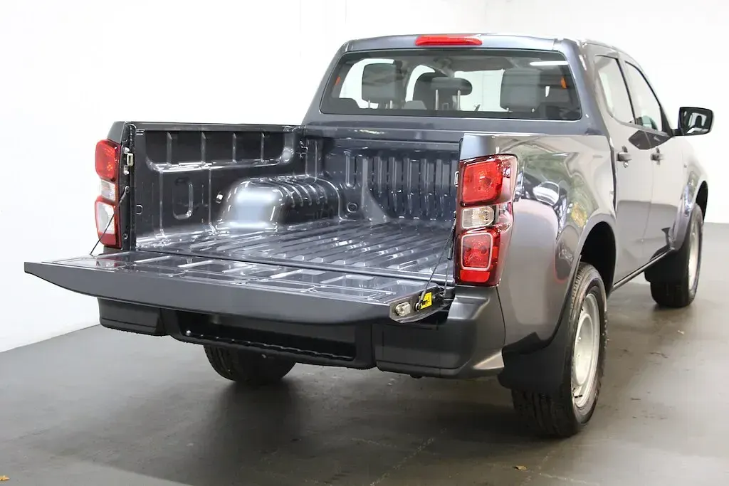 New Isuzu D-Max 2025 Grey Pickup