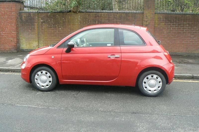 Gebraucht Fiat 500 Pop 69 PS (50 kW) 2016 Rot Kleinwagen