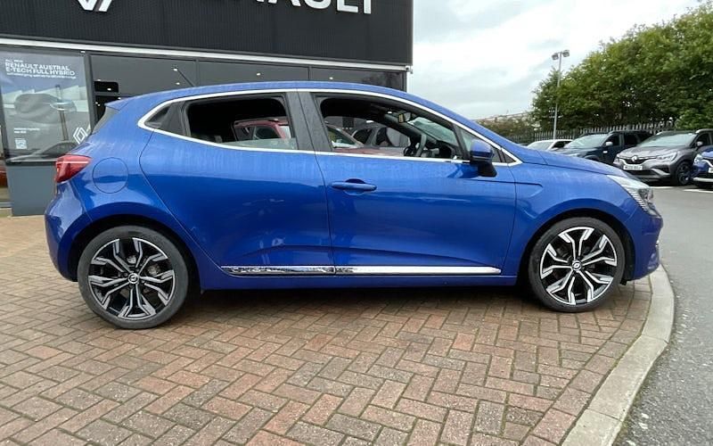 Used Renault Clio V SE 90 HP (66 kW) 2022 Hatchback