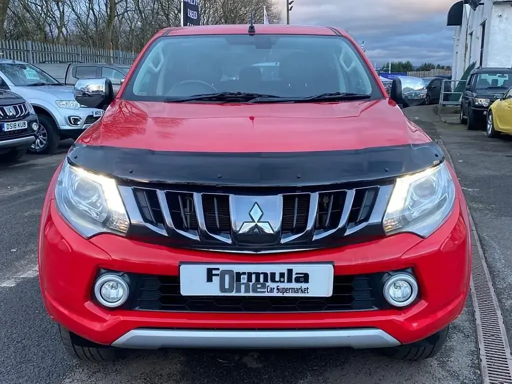 Used Mitsubishi L200 Warrior 178 HP (130 kW) 2017 Red Pickup